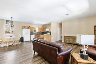 193 Hammerbill St, Livingston, TX 77351 - Photo 11