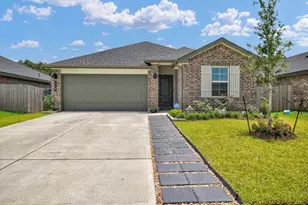 328 Amy St, Angleton, TX 77515 - Photo 1