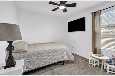 328 Amy Street, Angleton, TX 77515 - Photo 19