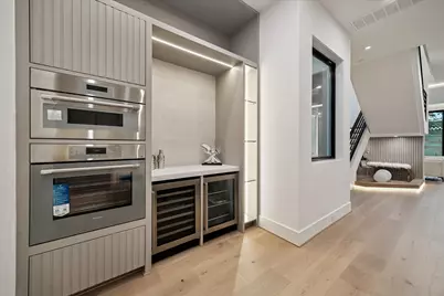 511 W Polk Street, Houston, TX 77019 - Photo 9