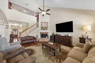 2608 Crystal Falls Dr, Pearland, TX 77584 - Photo 5