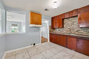 5934 Belmark St, Houston, TX 77033 - Photo 9