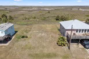499 Beach Front Dr, Matagorda, TX 77457 - Photo 1