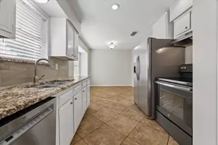 17134 Barcelona Dr, Friendswood, TX 77546 - Photo 7