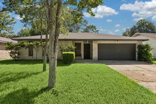 17134 Barcelona Dr, Friendswood, TX 77546 - Photo 1