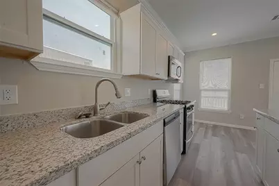 2730 Avenue D, San Leon, TX 77539 - Photo 11