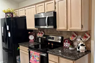 115 Papaya St, Lake Jackson, TX 77566 - Photo 9