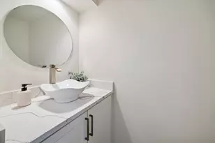 2422 Nantucket Dr, Houston, TX 77057 - Photo 11