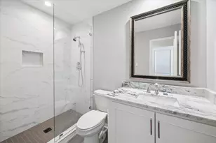 2422 Nantucket Dr, Houston, TX 77057 - Photo 17