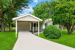 113 E Witcher Ln, Houston, TX 77076 - Photo 3