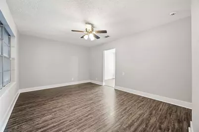 113 E Witcher Lane, Houston, TX 77076 - Photo 5