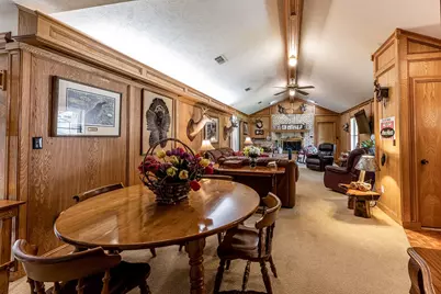 46 Point Loop, Huntsville, TX 77320 - Photo 7