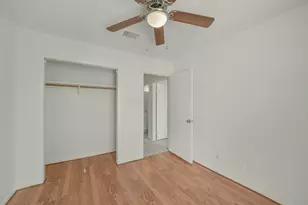 17401 Red Oak Dr, Houston, TX 77090 - Photo 23