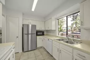 17401 Red Oak Dr, Houston, TX 77090 - Photo 7