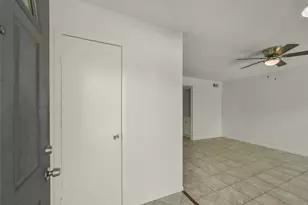 17401 Red Oak Dr, Houston, TX 77090 - Photo 3