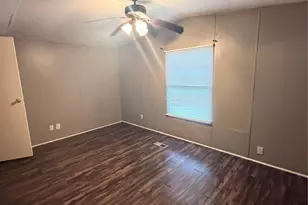 2021 N Battlebell Rd, Highlands, TX 77562 - Photo 9