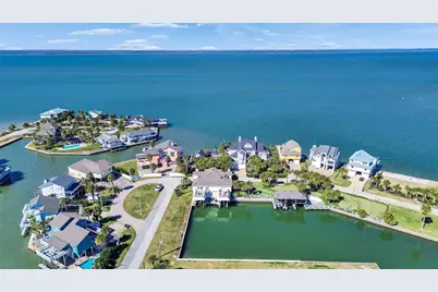 16627 Bayfront Drive, Jamaica Beach, TX 77554 - Photo 47