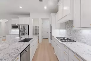 2 Gracenote Pl, Tomball, TX 77375 - Photo 9