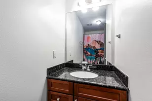 5723 Petty St, Houston, TX 77007 - Photo 11