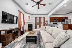5723 Petty St, Houston, TX 77007 - Photo 1