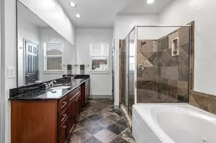 5723 Petty St, Houston, TX 77007 - Photo 33