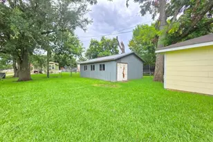 1420 Elm Ave, Bay City, TX 77414 - Photo 15