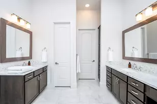 8515 S Rose Terrace Ln, Houston, TX 77055 - Photo 15