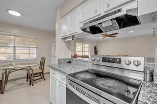 308 Tiegs St, League City, TX 77573 - Photo 3