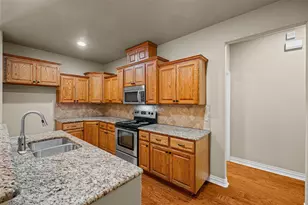 201 Chelsea Ct, Granbury, TX 76049 - Photo 11