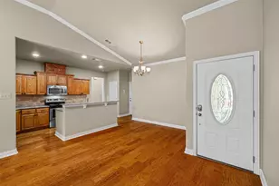 201 Chelsea Ct, Granbury, TX 76049 - Photo 5