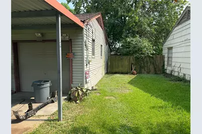 418 E 1st Street, Deer Park, TX 77536 - Photo 3