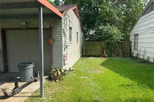 418 E 1st St, Deer Park, TX 77536 - Photo 3