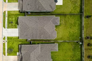 10842 Clfs Vw Dr, Iowa Colony, TX 77583 - Photo 45
