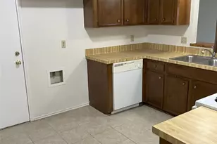 26 Summer Crest Cir, The Woodlands, TX 77381 - Photo 5