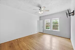 670 N 23rd St, Beaumont, TX 77706 - Photo 11