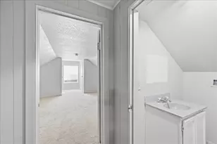 670 N 23rd St, Beaumont, TX 77706 - Photo 23