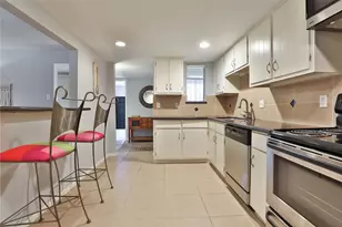 5005 Georgi Ln, Houston, TX 77092 - Photo 5