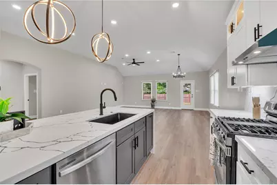 8125 Wetherby Lane, Houston, TX 77075 - Photo 15