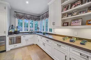 252 Piney Point Rd, Houston, TX 77024 - Photo 23