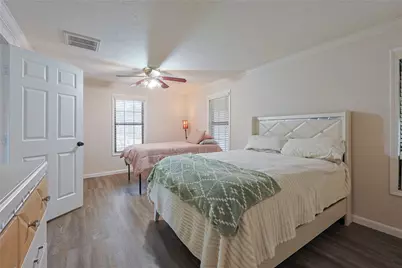 2410 Harris Street, Baytown, TX 77521 - Photo 9