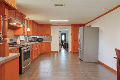 2410 Harris Street, Baytown, TX 77521 - Photo 21