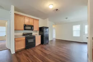 828 N Katydid Ct, Conroe, TX 77301 - Photo 3