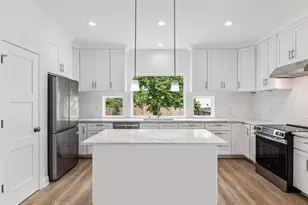 915 E 37th St, Houston, TX 77022 - Photo 9