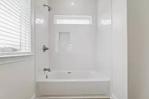 915 E 37th St, Houston, TX 77022 - Photo 19