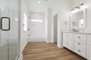 915 E 37th St, Houston, TX 77022 - Photo 17