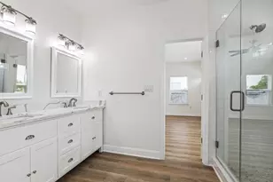 915 E 37th St, Houston, TX 77022 - Photo 21