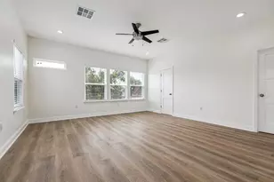 915 E 37th St, Houston, TX 77022 - Photo 15