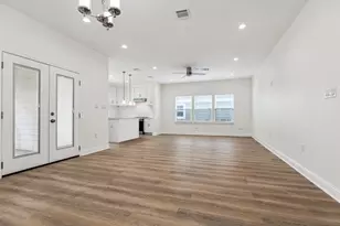 915 E 37th St, Houston, TX 77022 - Photo 5