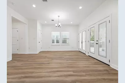 915 E 37th Street, Houston, TX 77022 - Photo 3