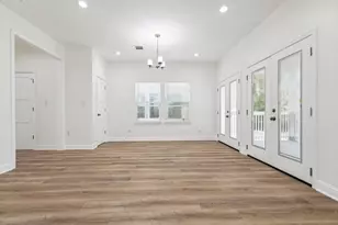 915 E 37th St, Houston, TX 77022 - Photo 3